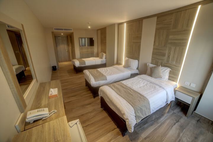 Room 6 of 31