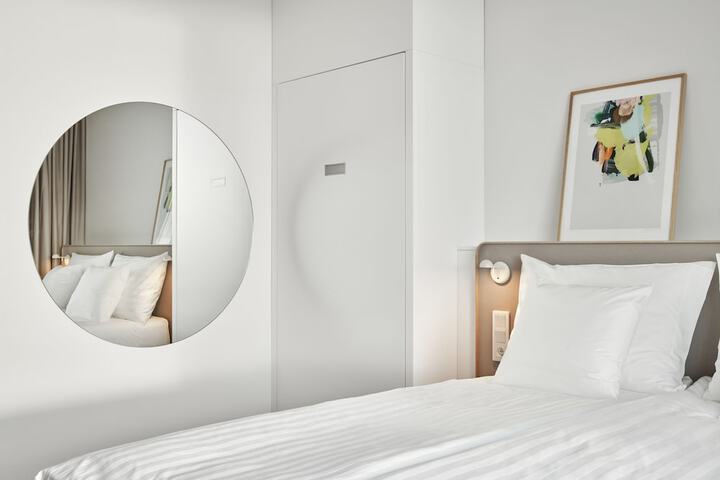 Room 9 of 36
