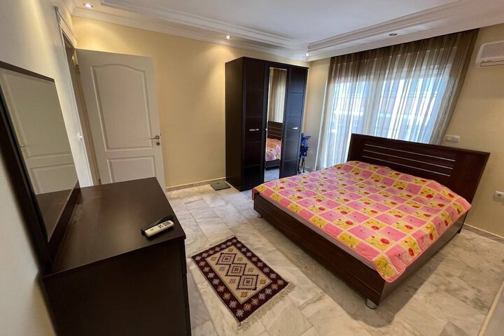 Room 6 of 40