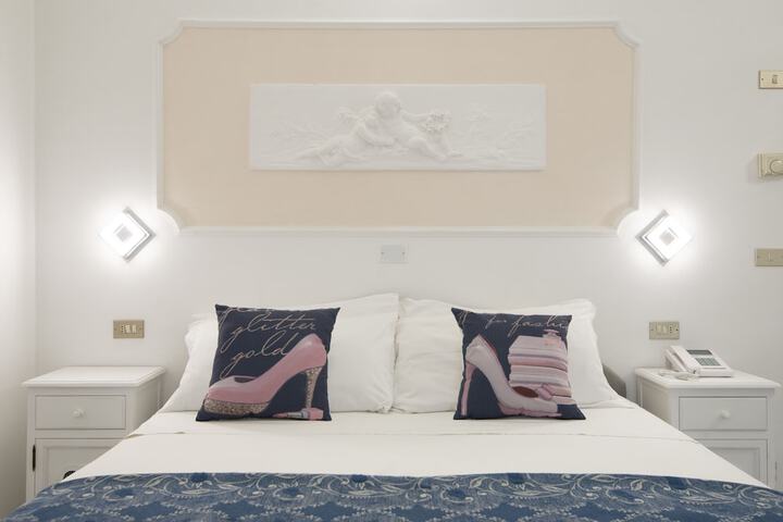 Room 14 of 169