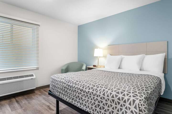 Room 8 of 35