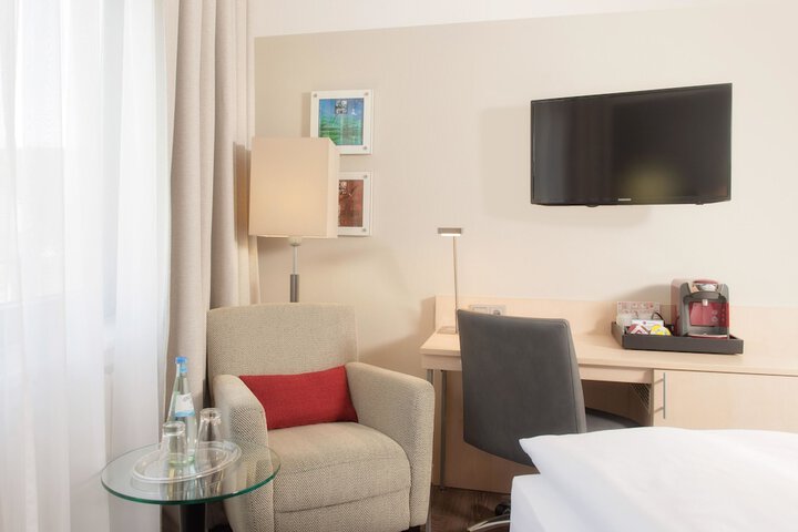 Room 46 of 89