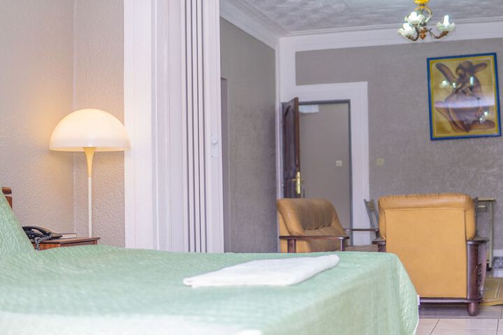 Room 6 of 23
