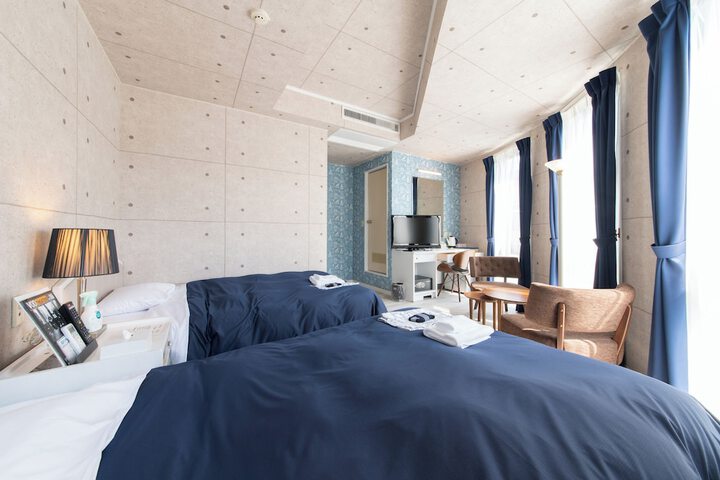 Room 28 of 84