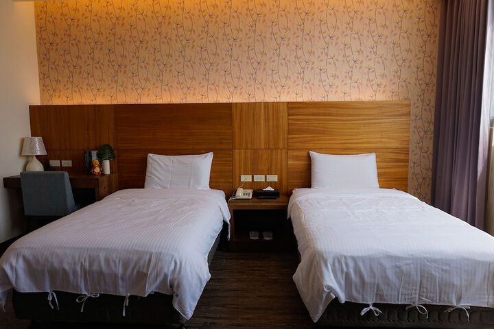Room 28 of 53