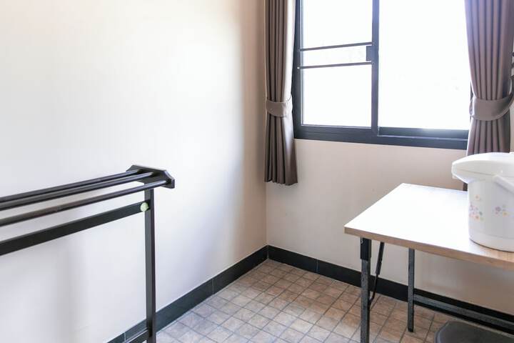 Room 27 of 187