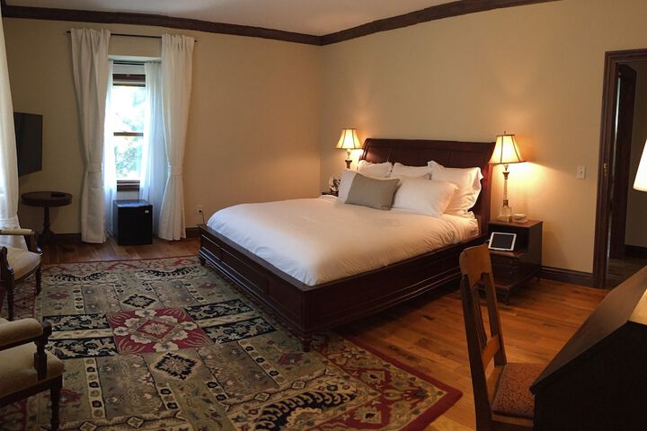 Room 5 of 17