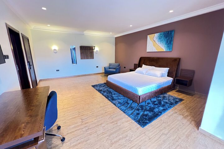 Room 27 of 28