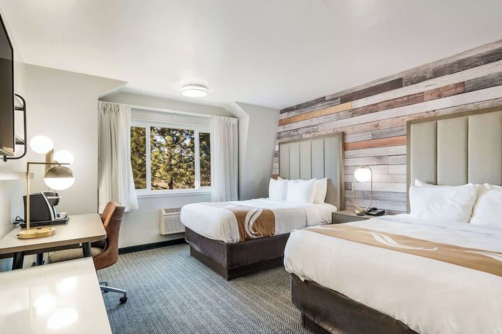 Standard Room, King or Two Doubles (5 of 8)