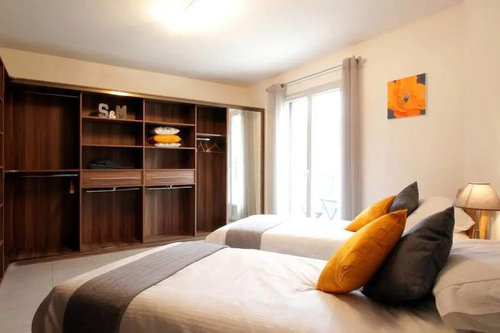 Room 2 of 26