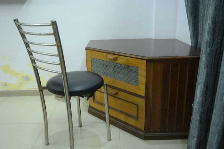 Room 40 of 106