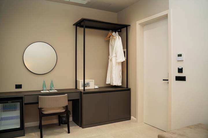 Room 95 of 177