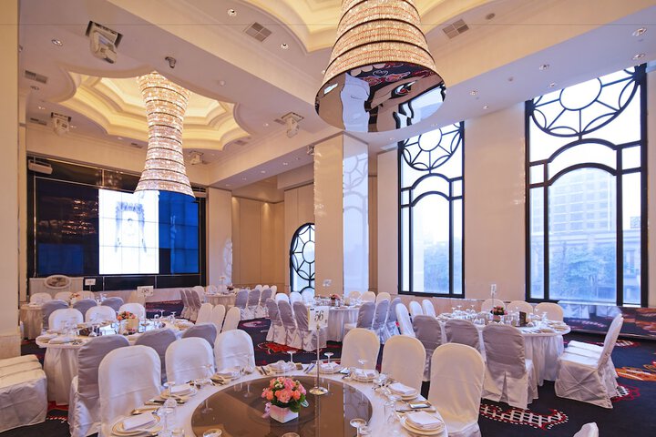 Ballroom/Hall 34 of 42