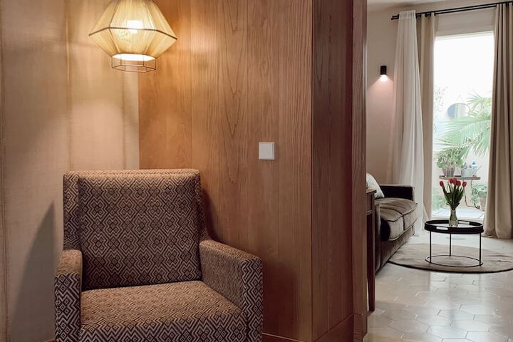 Room 32 of 94