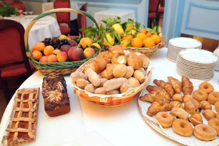 Breakfast/Coffee Service 32 of 60