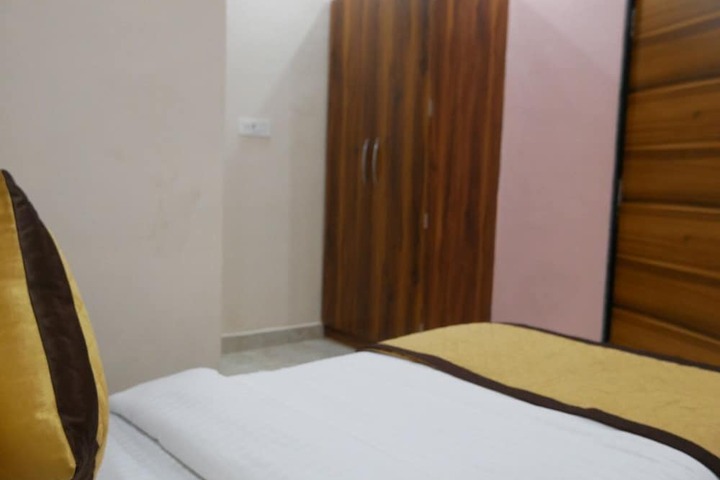 Room 7 of 22