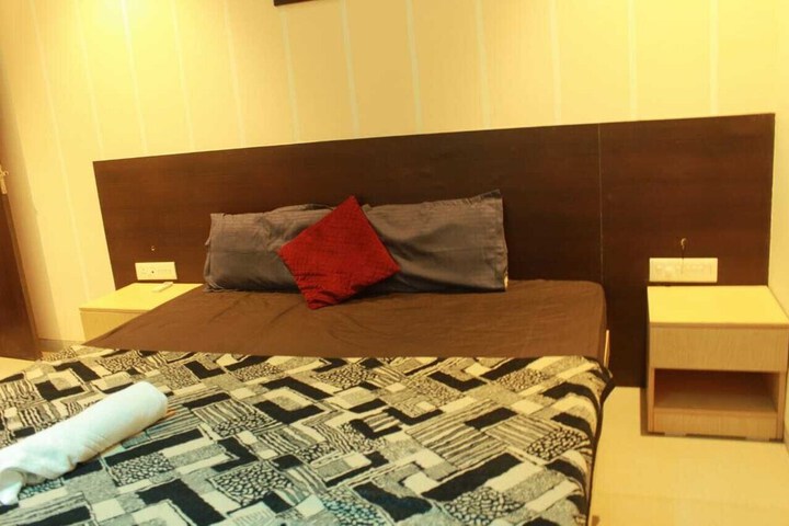 Room 10 of 10