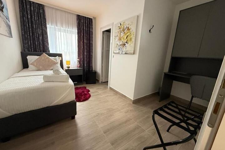 Room 13 of 41