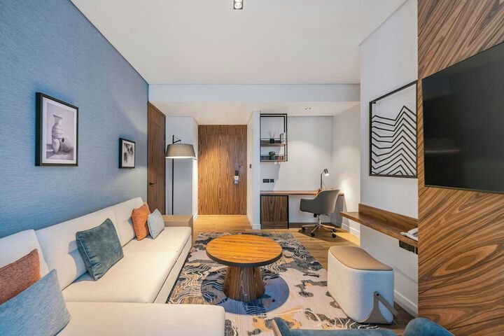 Room 25 of 48