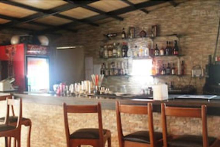 Lounge 16 of 30
