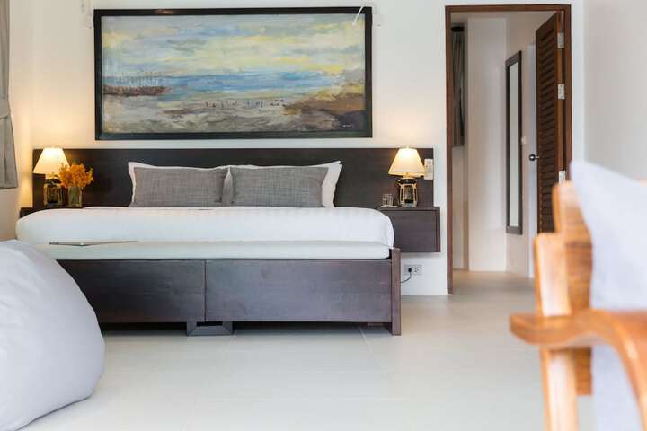 Room 2 of 62