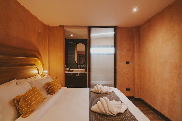 Room 43 of 68