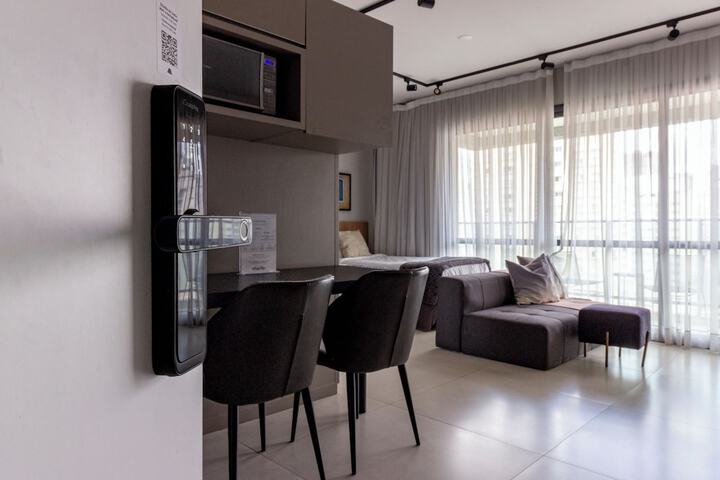 Room 13 of 33