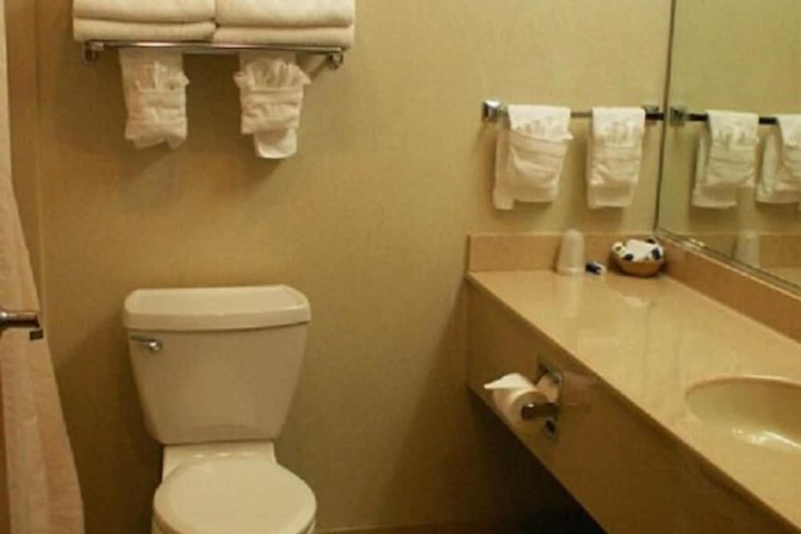 Room 7 of 15