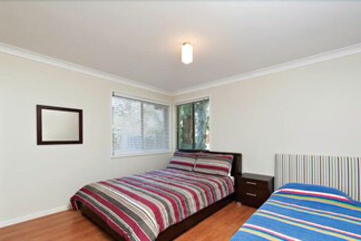 Room 5 of 16