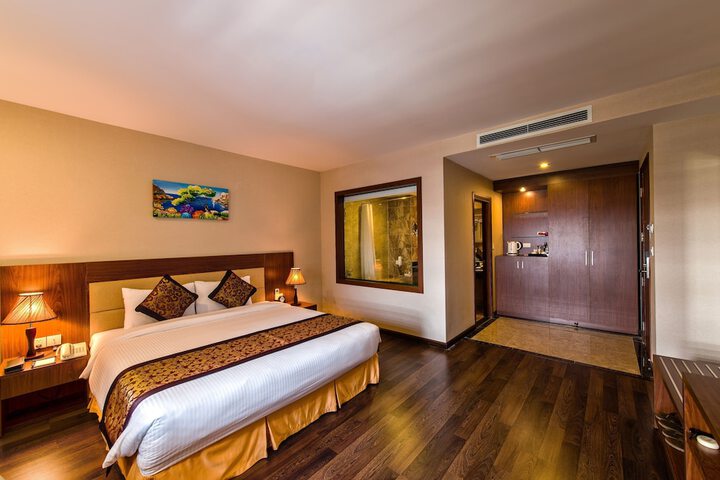 Room 8 of 43