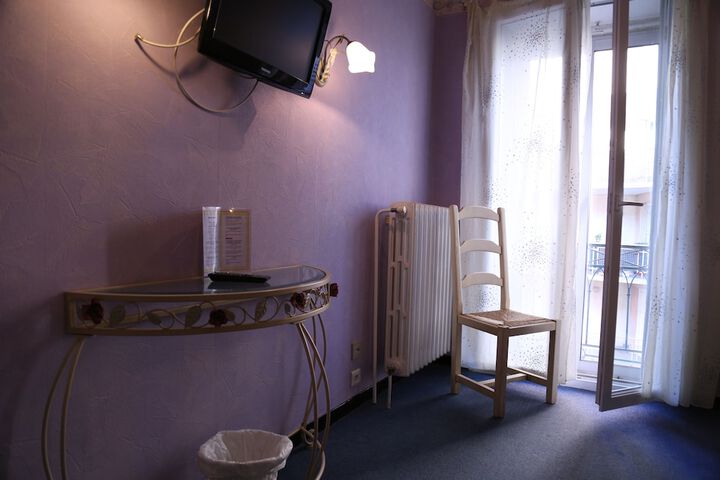 Room 42 of 70