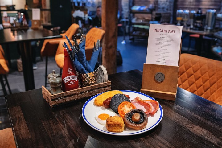 Breakfast/Coffee Service 150 of 178