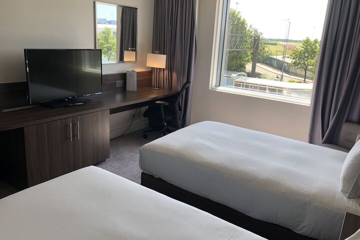 Room 12 of 87
