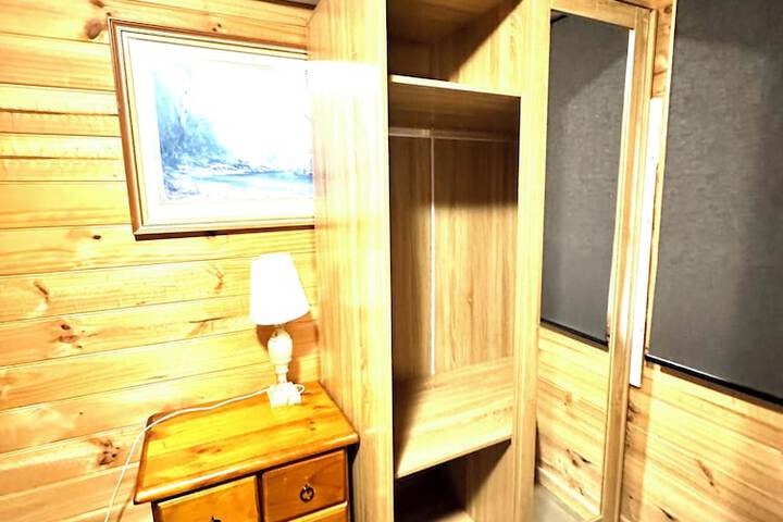 Room 9 of 180