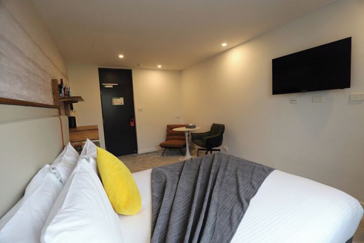 Room 17 of 60