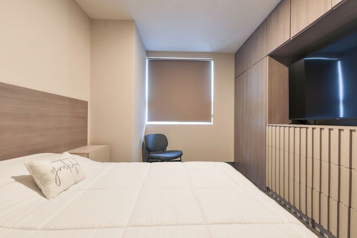 Room 20 of 233