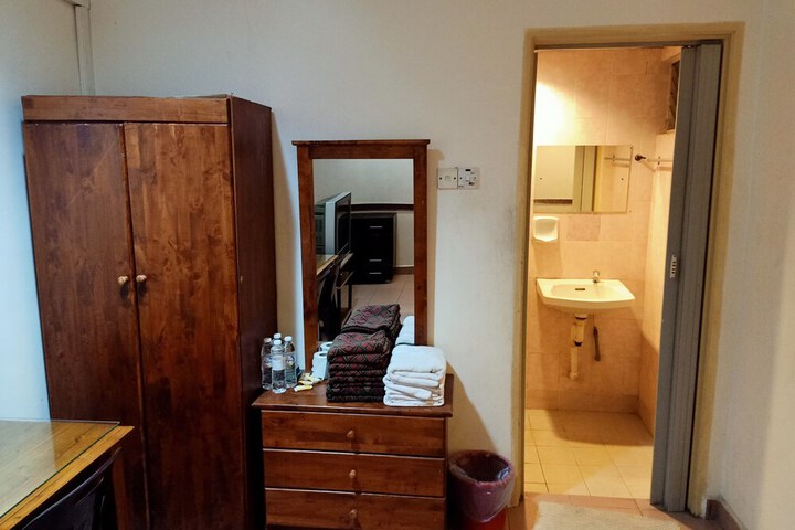 Room 15 of 49