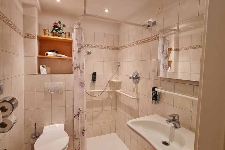 Room 15 of 39