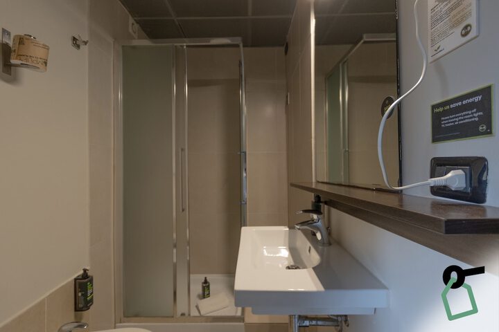 Room 15 of 20