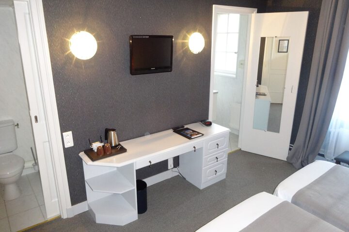 Room 33 of 59
