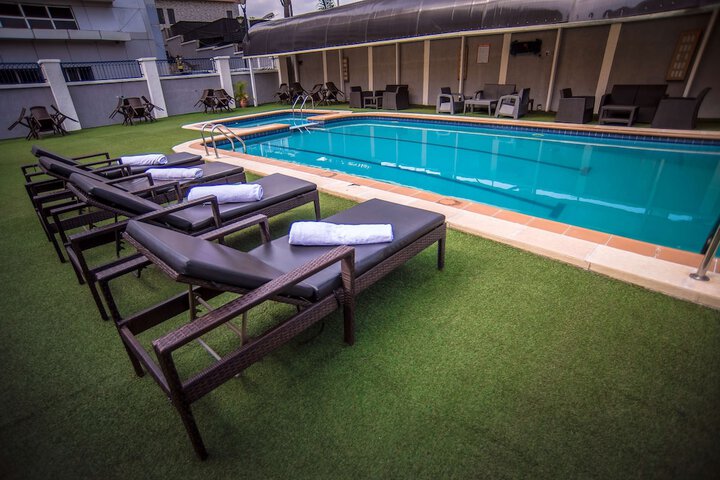 Pool 40 of 59