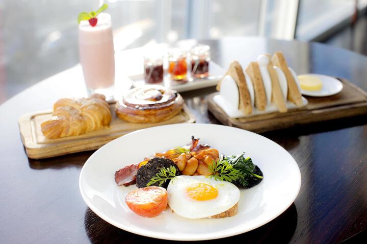 Breakfast/Coffee Service 18 of 24