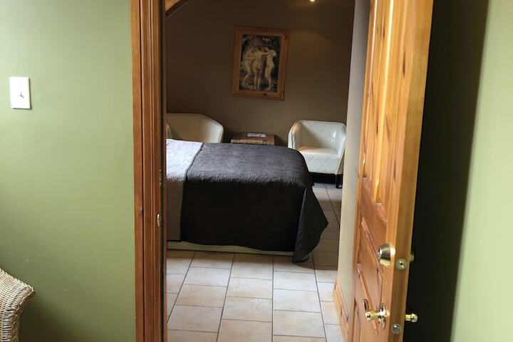 1 Queen Bed (33 of 43)