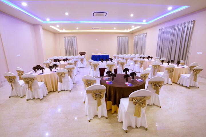 Ballroom/Hall 36 of 62
