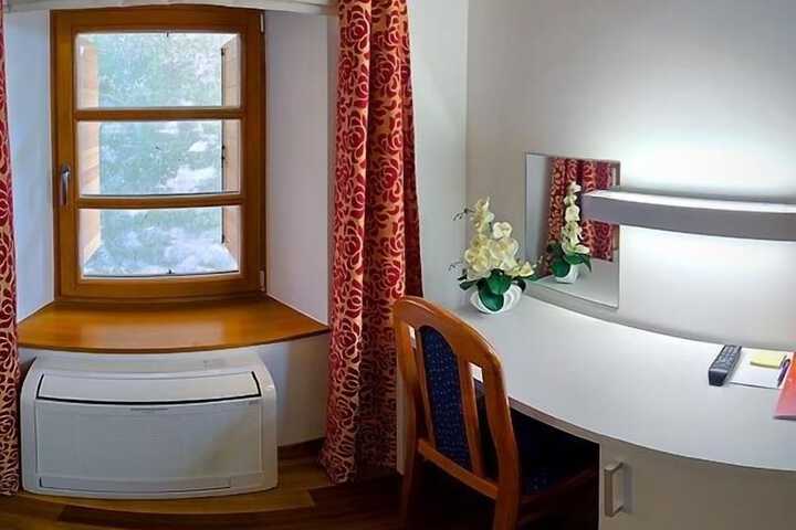Room 43 of 79