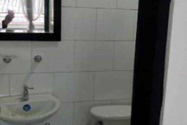 Room 13 of 19