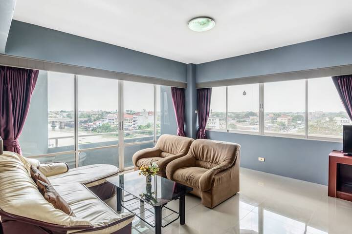 Room 4 of 28