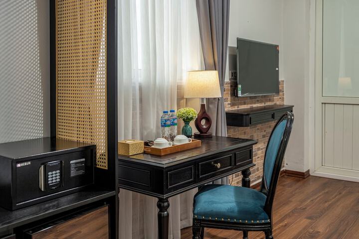 Room 15 of 27