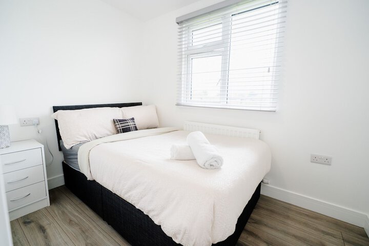 Room 4 of 34