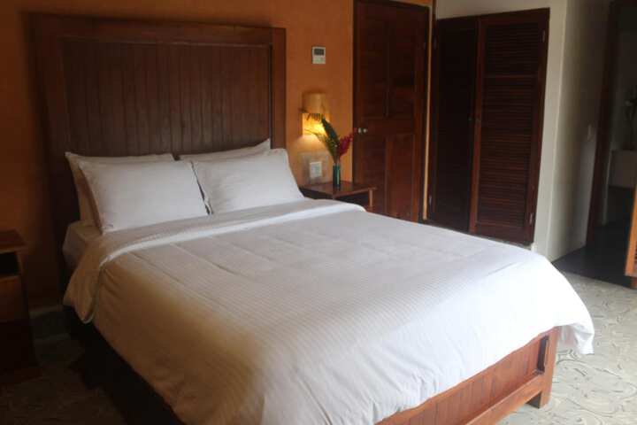 Room 14 of 99